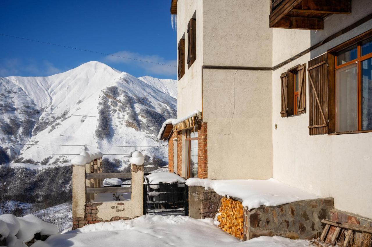 Snow Time Cottage Gudauri Exteriör bild